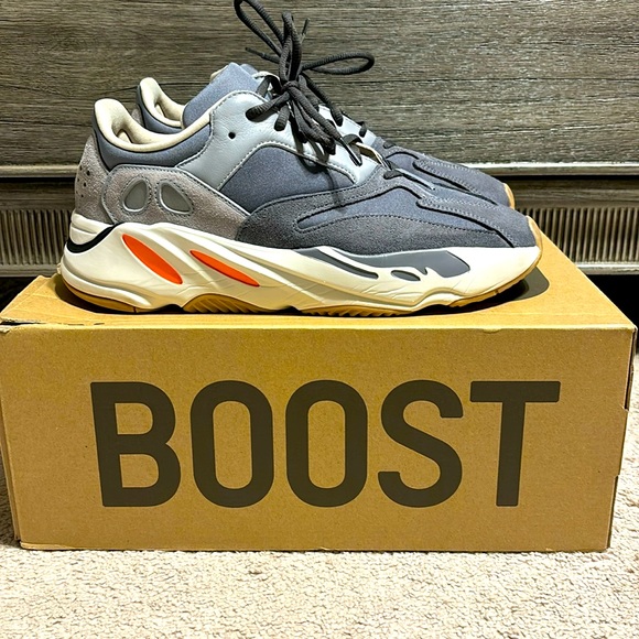 Other - Yeezy 700 Magnet